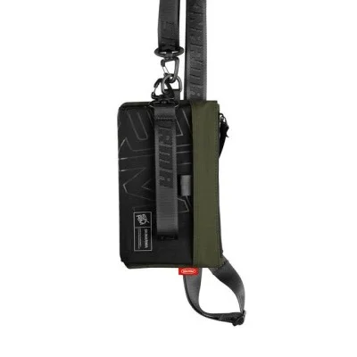 Skinarma Clutch Jager - Olive